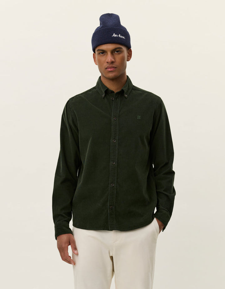 Konrad Pinwale Corduroy Shirt | Duffle Bag Green