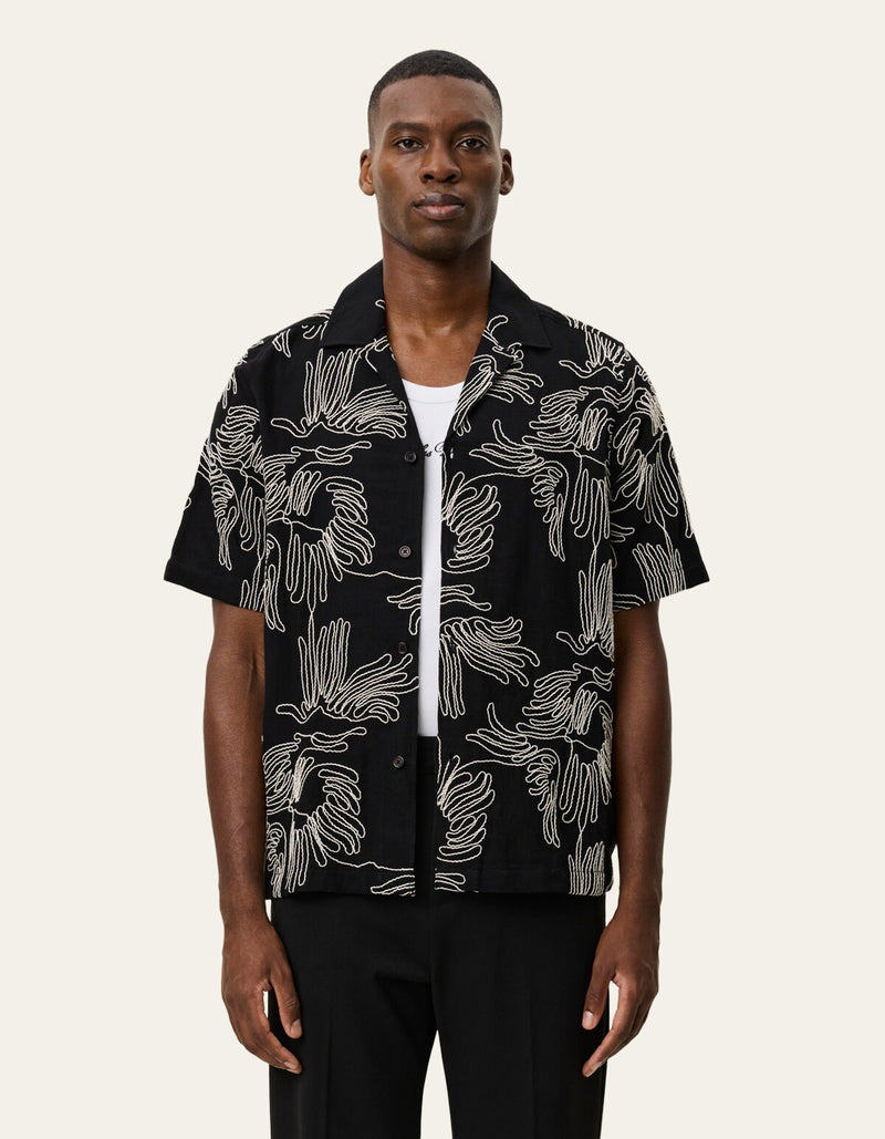 Liam AOE Flower SS Shirt | Black