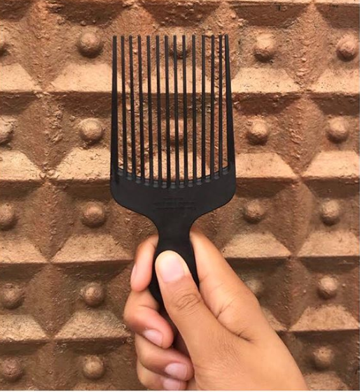 Model No. 7 Carbon Fiber Pick Comb