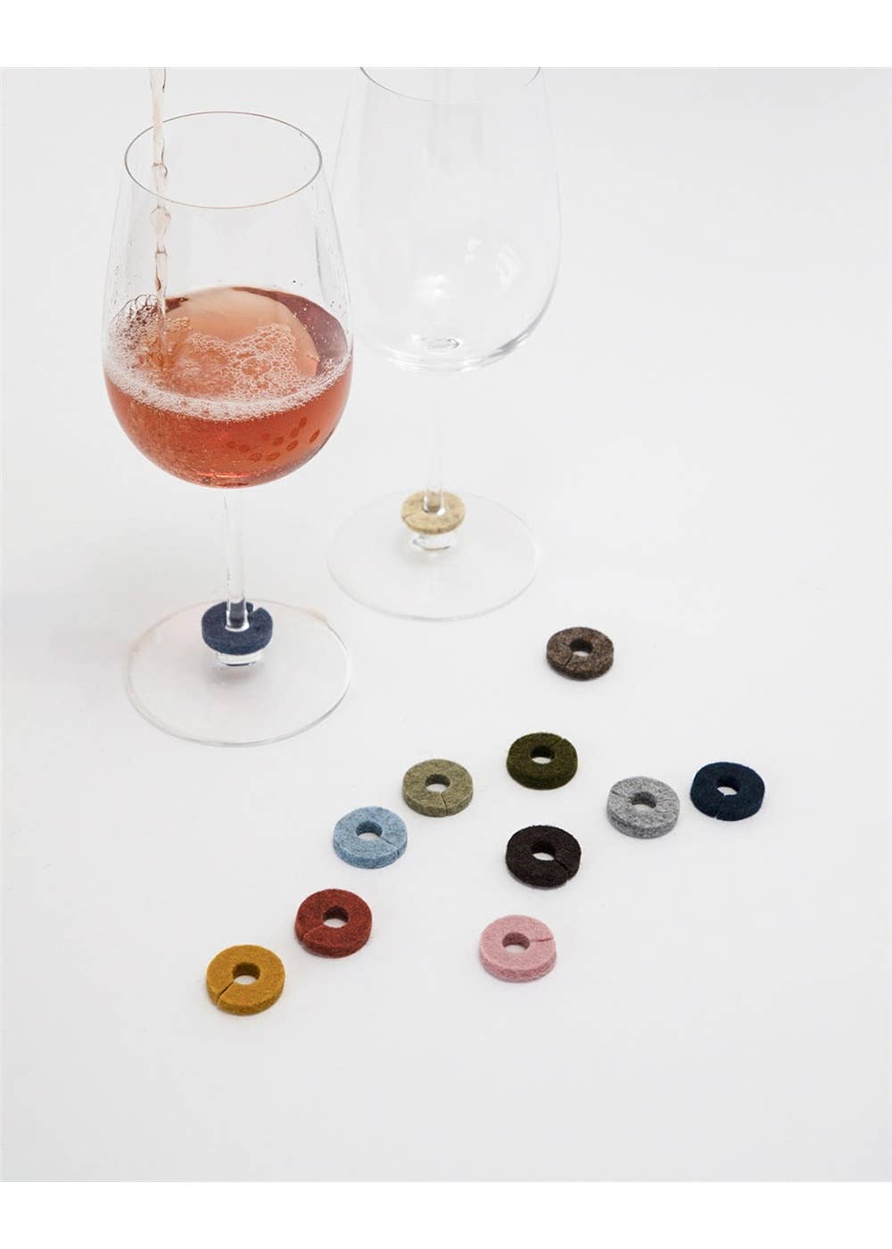 Ikebana Wine-O's Merino Wool Felt Round Wine Markers