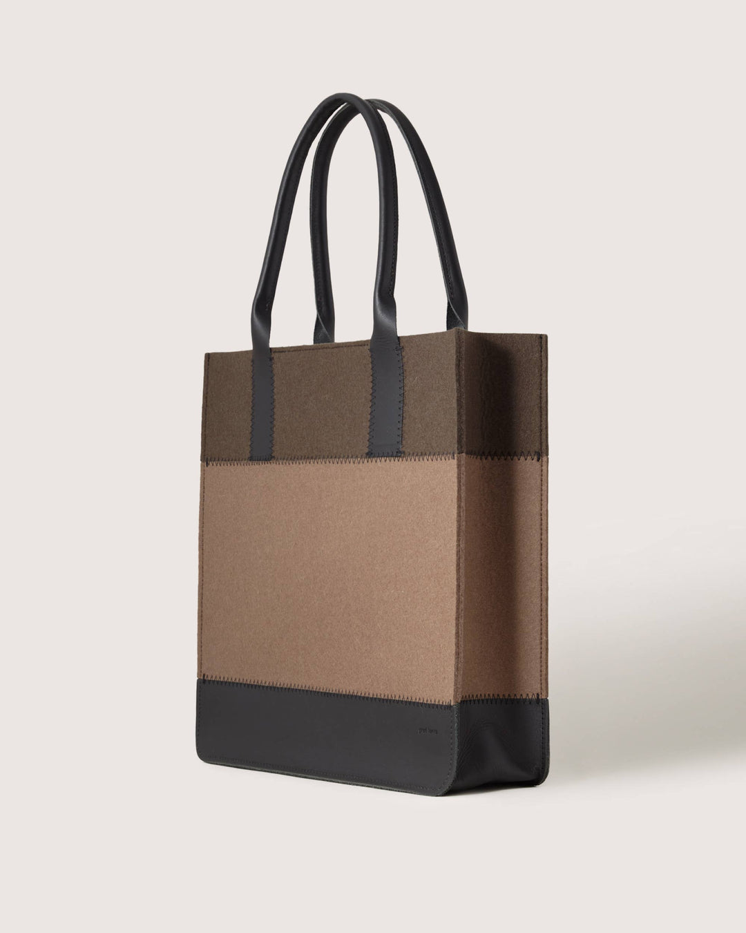 Jaunt Merino Wool Tote | Cumin & Tobacco Black