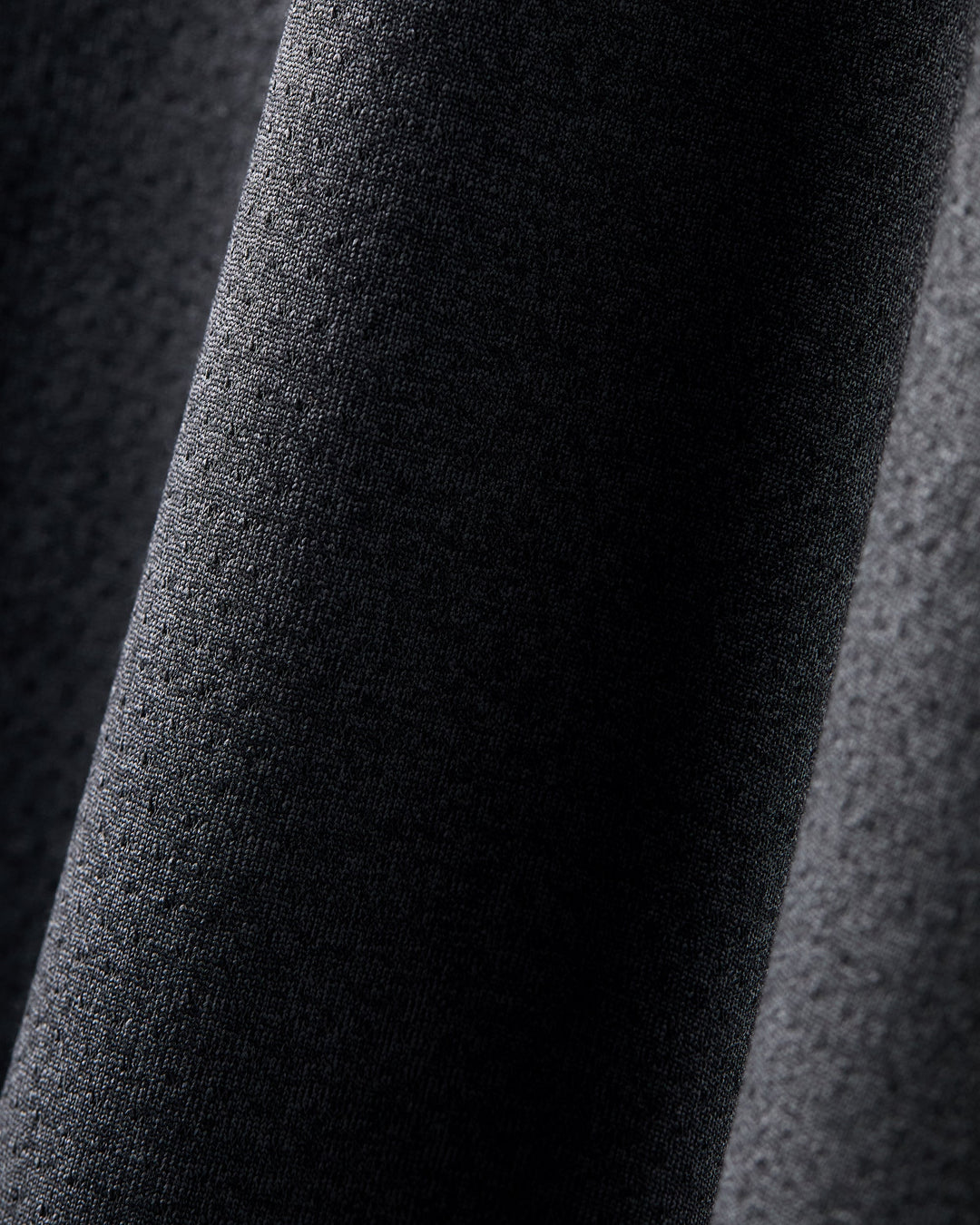 Invictus Training 1/4 Zip Hoodie | Black