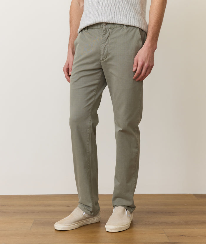 Saturday Slim Straight Twill Chino | Vetiver