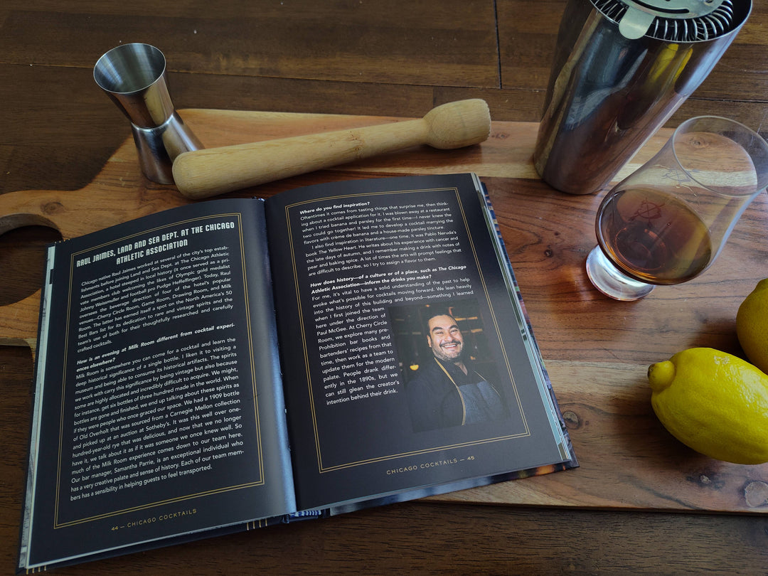 Chicago Cocktails: An Elegant Collection of Over 100 Recipes