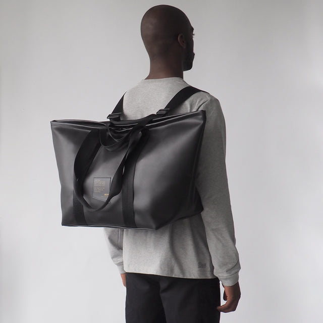 Shoalts Weekender Desserto Vegan Leather | Black